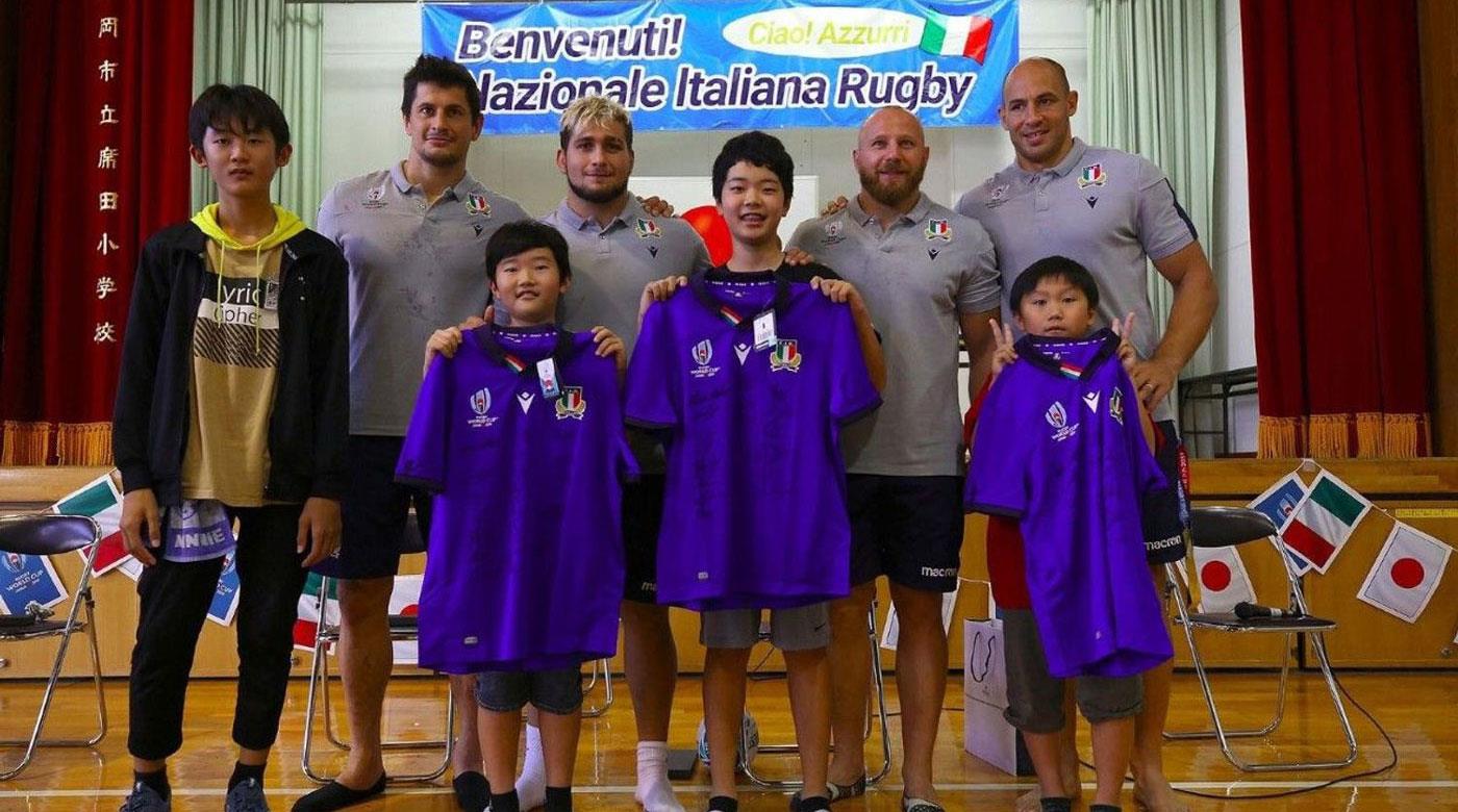 Escolares japoneses cantaron el himno nacional de Italia