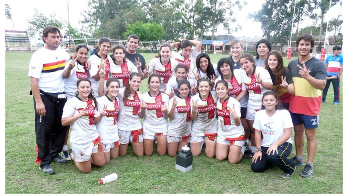 Puntapié inicial para el torneo femenino