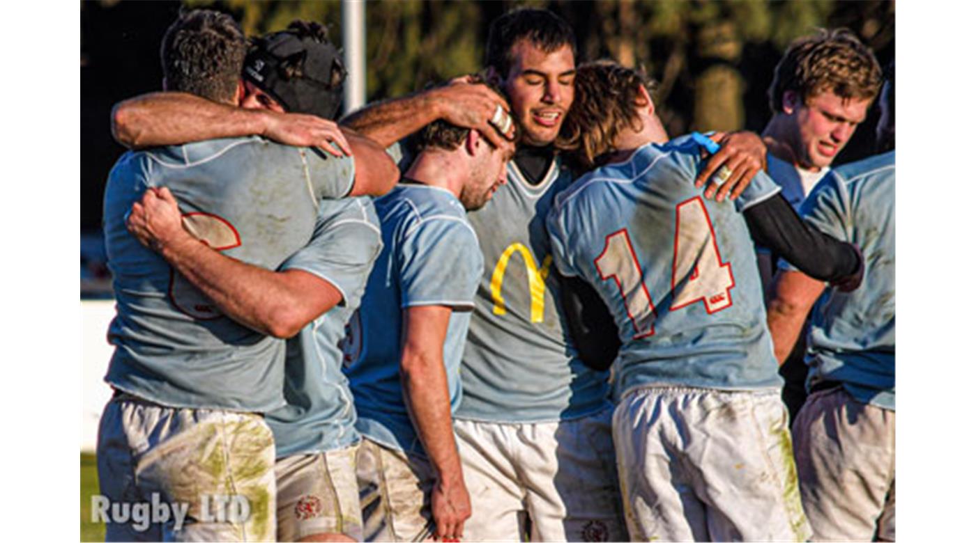 Los juveniles de San Patricio apoyaron a la Primera en el entrenamiento