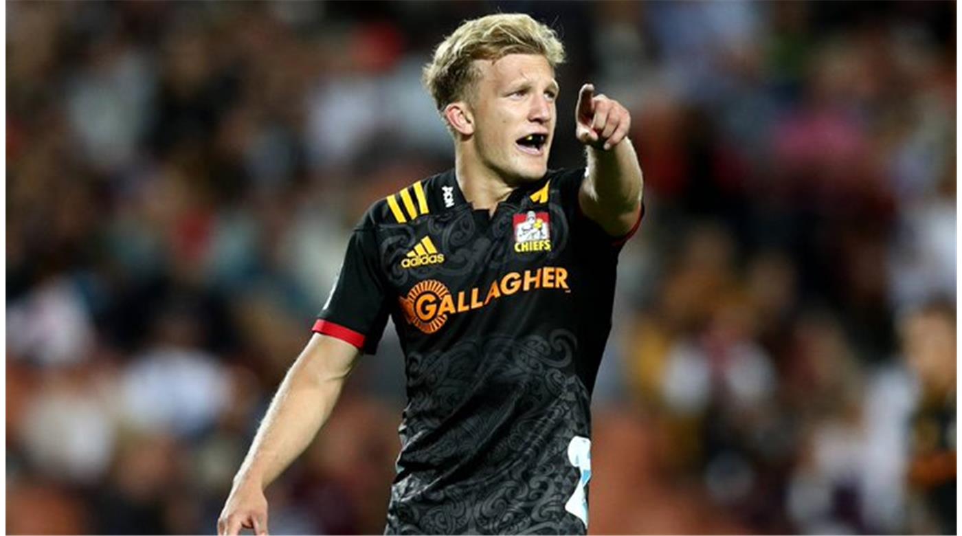 Damian McKenzie no jugará en el debut de Chiefs