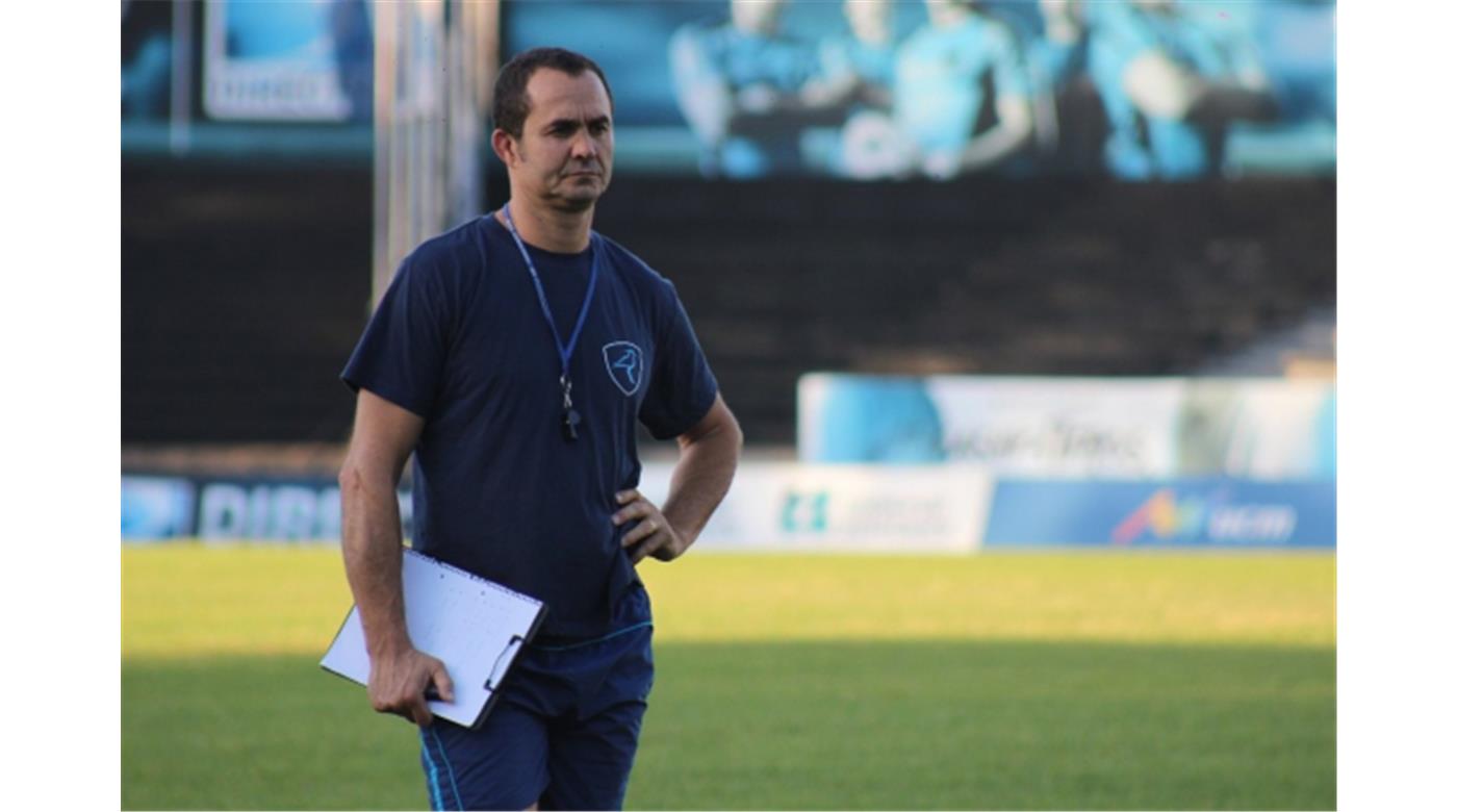 Esteban Meneses anunció el plantel de Los Teros para el Sudamericano