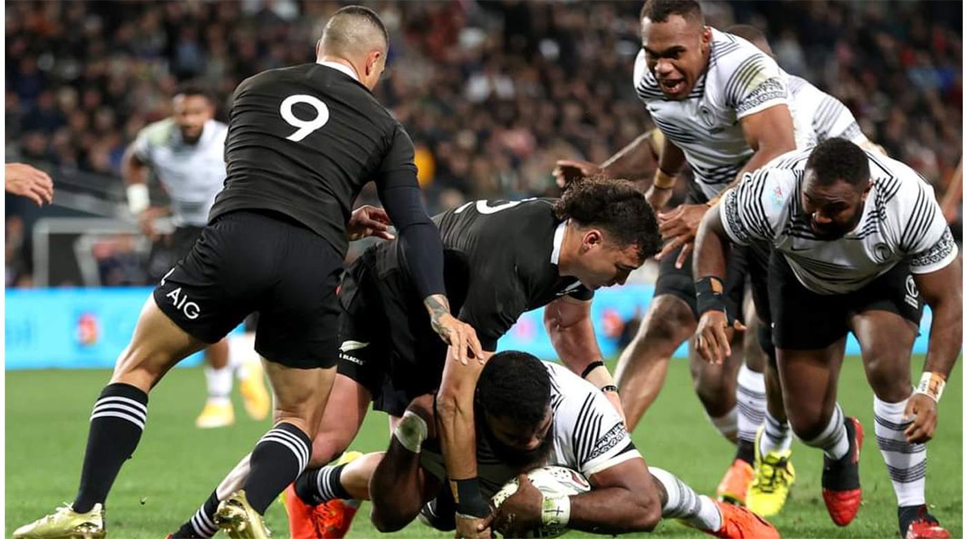 LOS ALL BLACKS CERRARON LA VENTANA DE JULIO CON UN TRIUNFO 