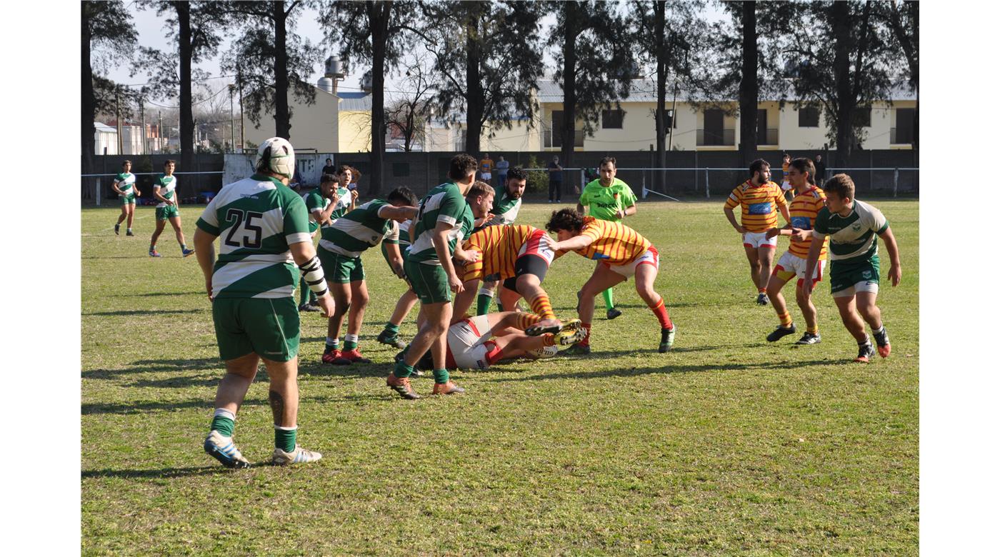 Mercedes impuso su juego y se llevó el partido en el debut