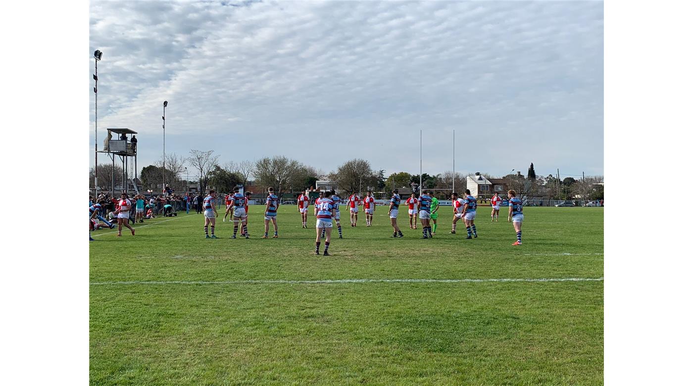 Con un juego muy eficaz, Atlético del Rosario frenó el andar de Los Matreros y llegó a la punta. 