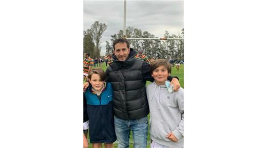 Santiago Gómez Cora: "Tenemos que empezar a naturalizar a la mujer como entrenadora. Gisela Acuña ya estaba en un gran momento como para estar en este grupo de staff"