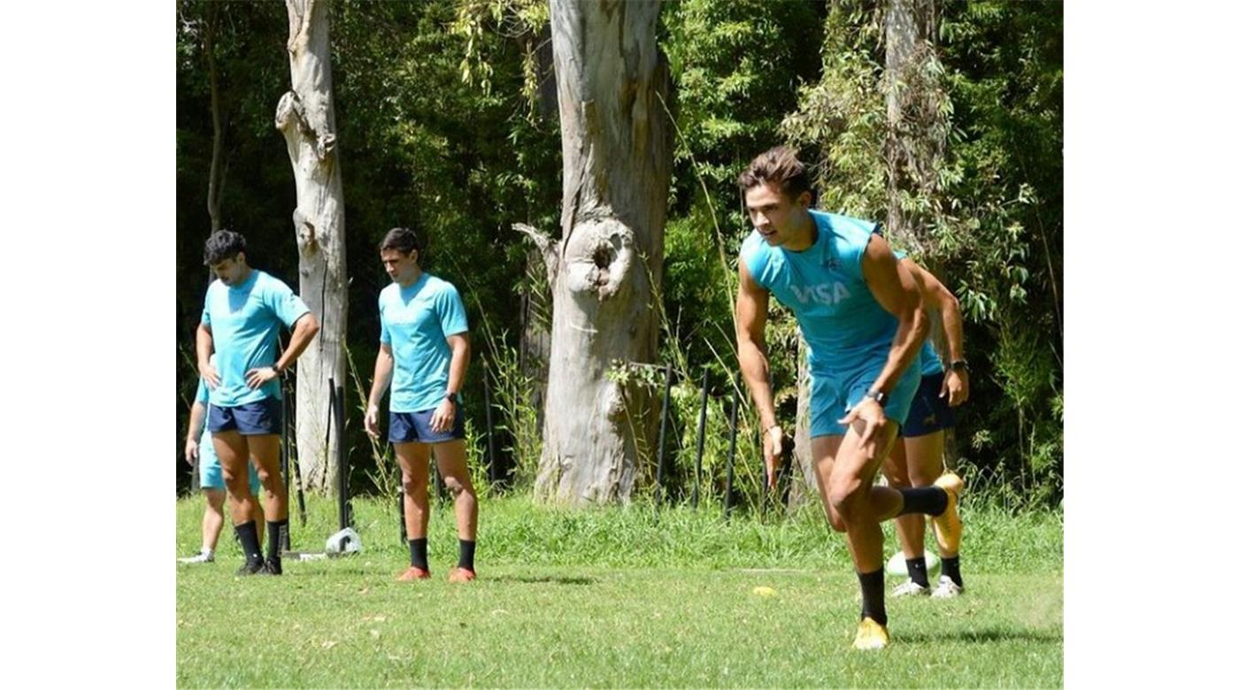 LOS PUMAS 7S SE ACERCAN A SINGAPUR