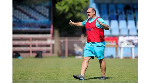 LA UAR CITÓ A UNA CONFERENCIA URGENTE PARA ANUNCIAR LA DESAFECTACIÓN DEL ENTRENADOR DE LOS PUMAS MARIO LEDESMA 
