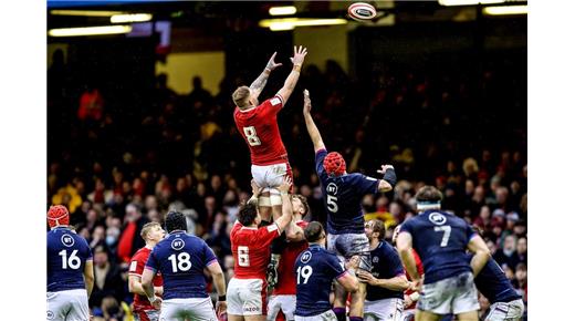 Gales se recuperó del golpe en el debut y venció a Escocia en Cardiff