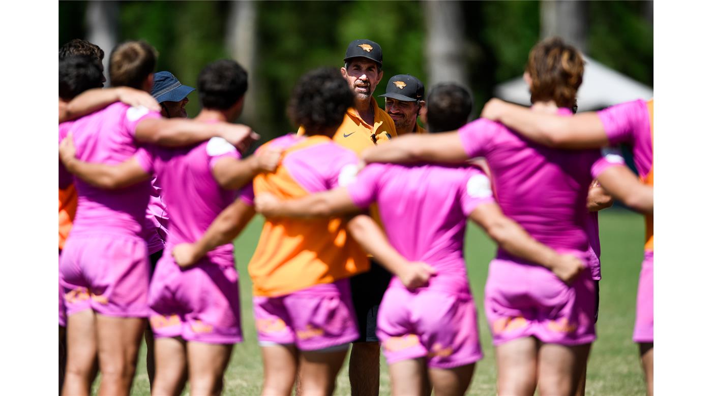 JAGUARES XV PRESENTÓ SU PLANTEL PARA LA SUPERLIGA 