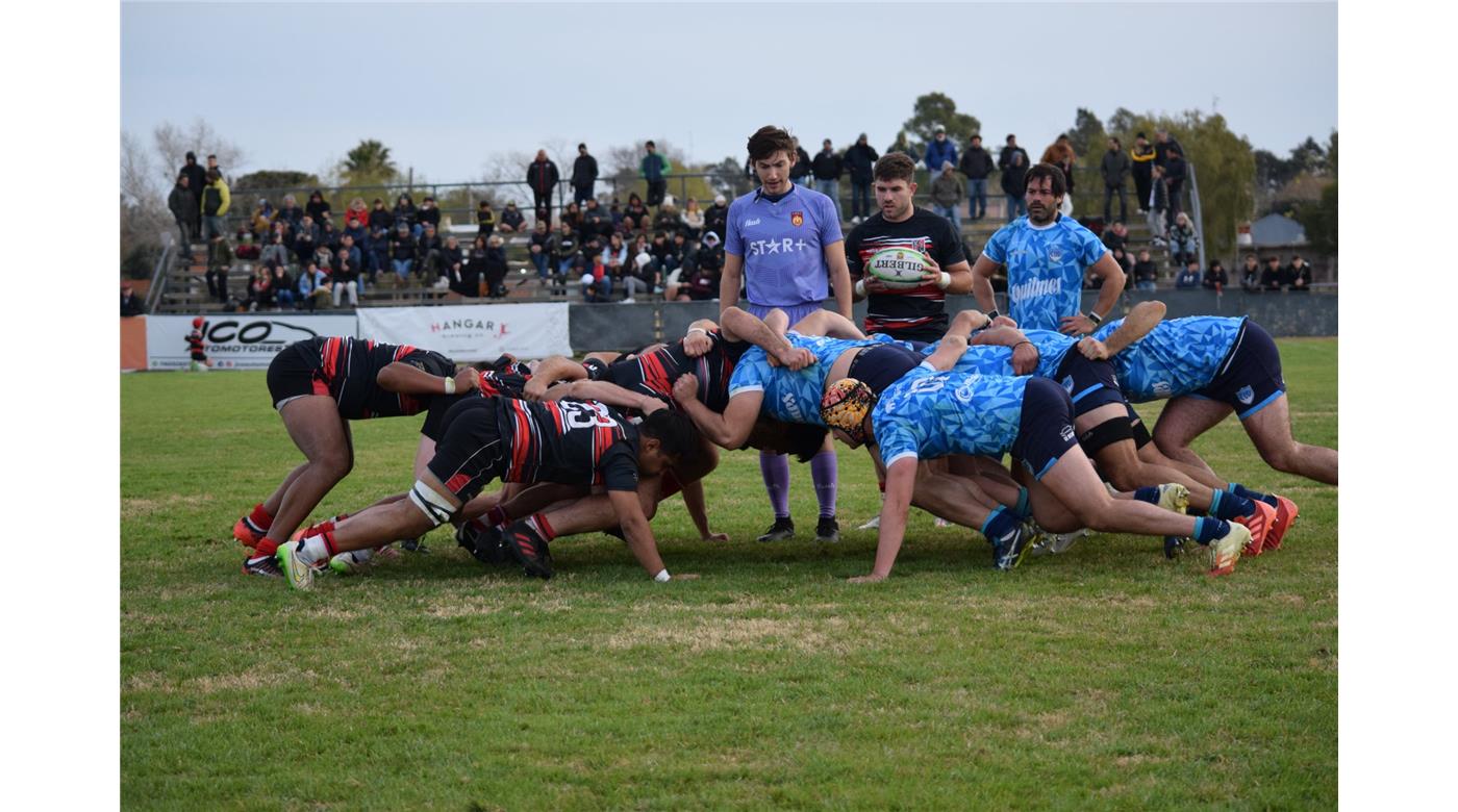 EL CUQ GANÓ UN PARTIDO CLAVE Y SE AFERRA EN LA CIMA