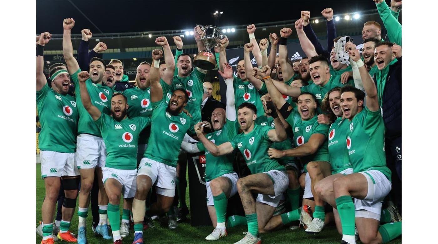 IRLANDA VOLVIO A VENCER A LOS ALL BLACKS Y SE QUEDÓ CON EL NÚMERO UNO DEL RANKING MUNDIAL.