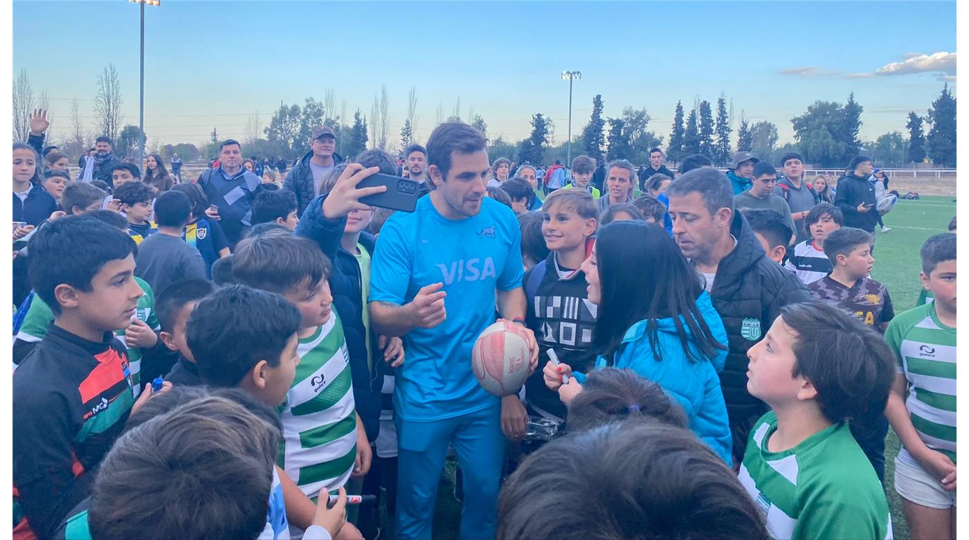 LOS PUMAS ESTUVIERON PRESENTES EN UNIVERSITARIO RUGBY CLUB CON JUGADORES DE INFANTILES