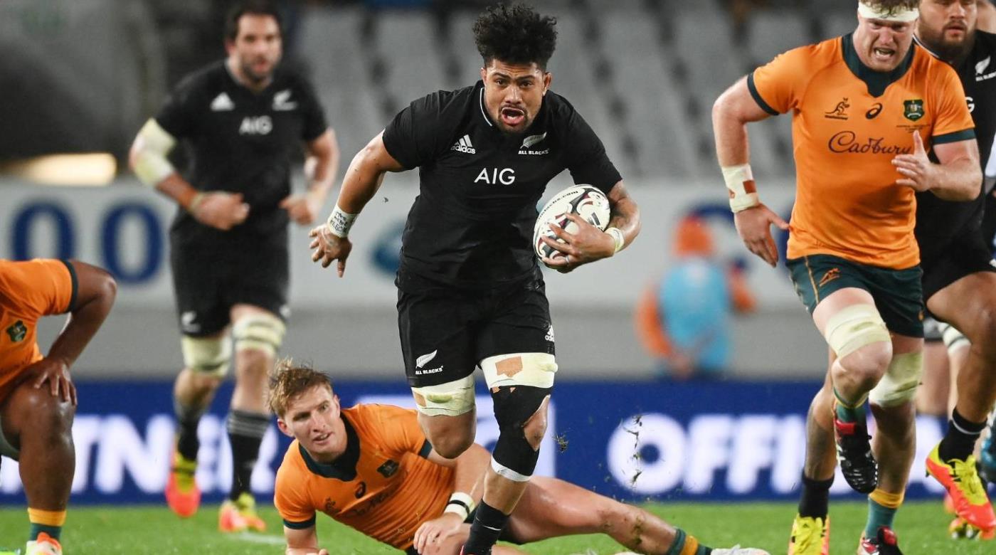 ARDIE SAVEA FUE ELEGIDO COMO EL MEJOR ALL BLACK DEL AÑO