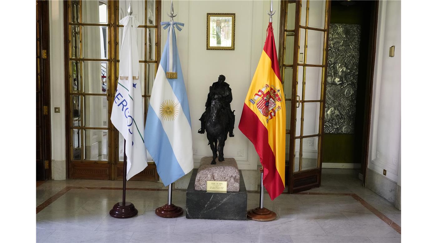LAS MEJORES IMÁGENES DE LA PRESENTACIÓN DEL PARTIDO ENTRE  LOS LEONES  Y LOS PUMAS