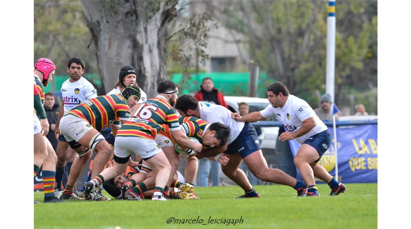 REGATAS VENCIÓ A LOMAS ATHLETIC Y MANTUVO SU VENTAJA EN LO MÁS ALTO