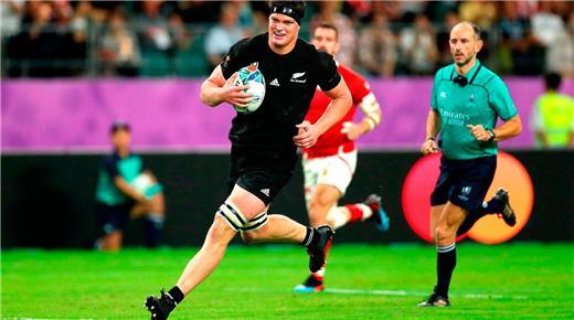 SCOTT BARRETT VIO LA ROJA FRENTE A LOS SPRINGBOKS Y SE PERDERÁ EL PARTIDO INAUGURAL CONTRA FRANCIA 