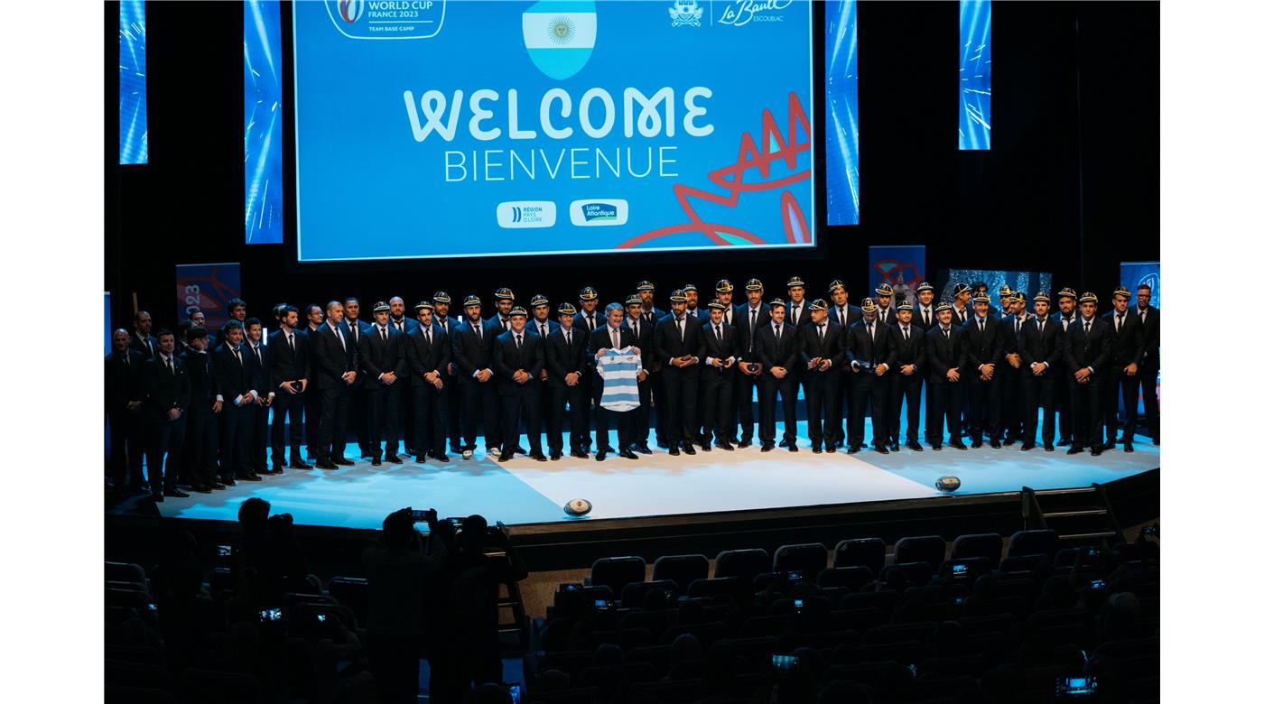 LOS PUMAS YA ESTÁN EN FRANCIA CON TODA SU ILUSIÓN A CUESTAS