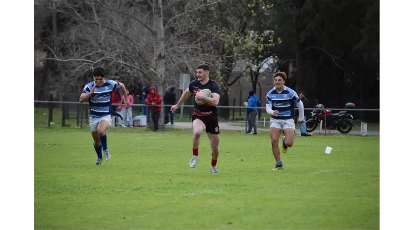 LAS FOTOS DEL PARTIDO ENTRE MONTE GRANDE Y LUJÁN