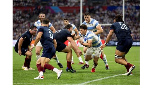 LOS PUMAS TUVIERON UN DEBUT PARA EL OLVIDO ANTE INGLATERRA