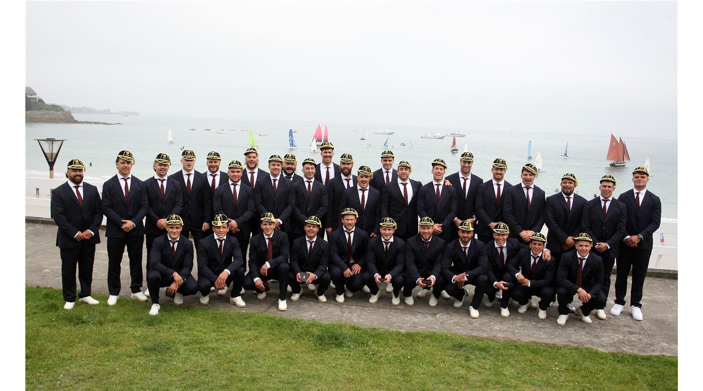 LOS CÓNDORES Y SU CONFERENCIA DE PRENSA PENSANDO  EN SAMOA  