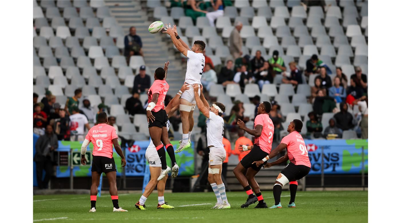 FIJI VENCIÓ A LOS PUMAS 7S QUE QUEDÓ SEGUNDO EN EL GRUPO