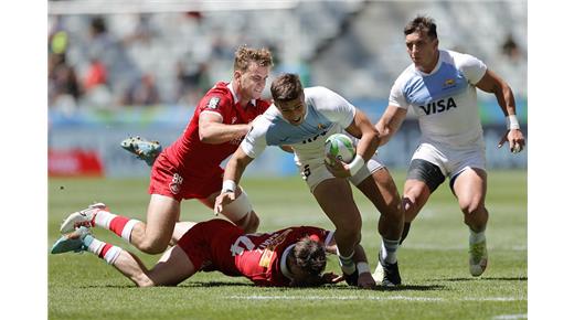 LOS PUMAS 7S GOLEARON A CANADÁ Y VAN POR LA SEMIFINAL 