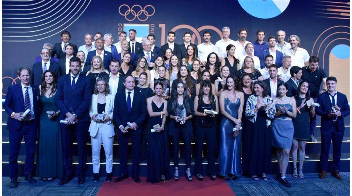 LOS PUMAS SEVENS Y EL HOMENAJE DEL COA 