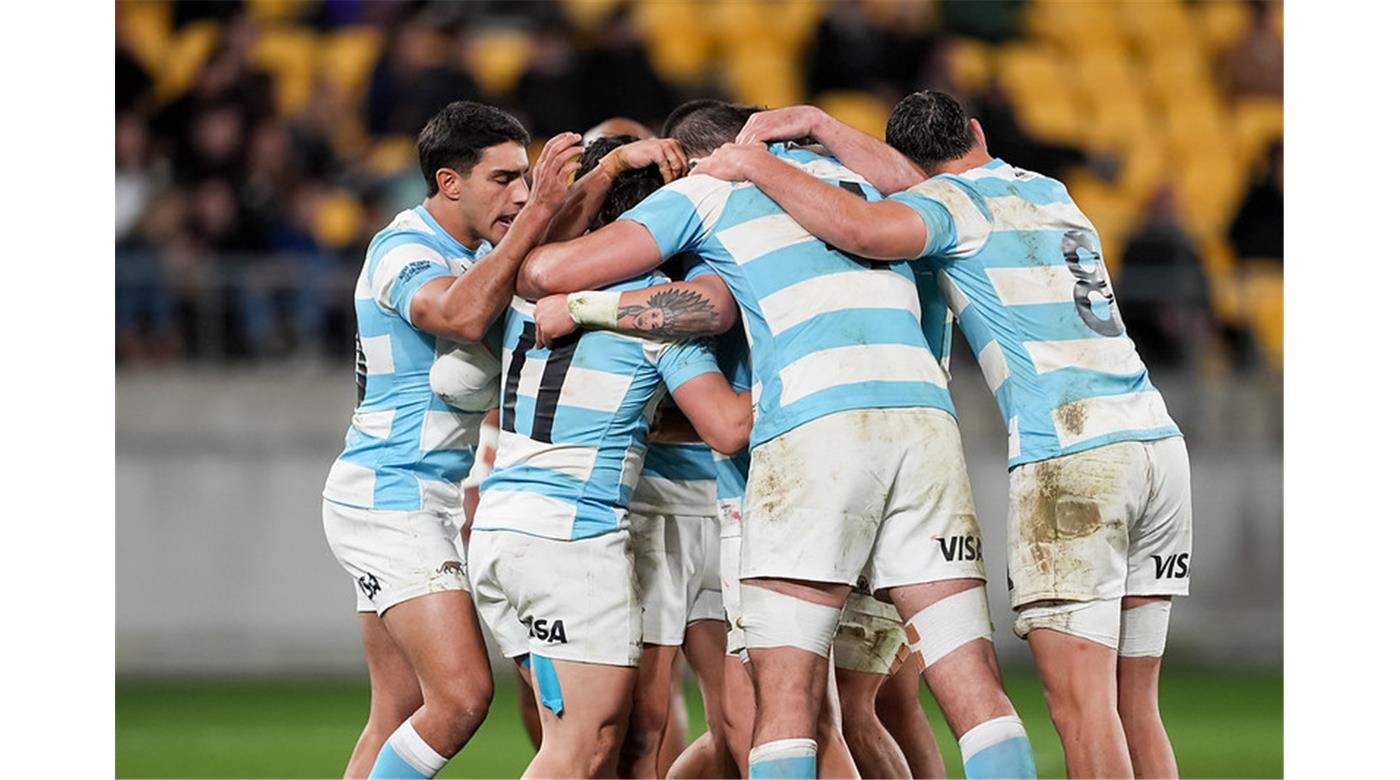 CUATRO TRIES Y 38 TANTOS ANTE LOS ALL BLACKS POR PRIMERA VEZ