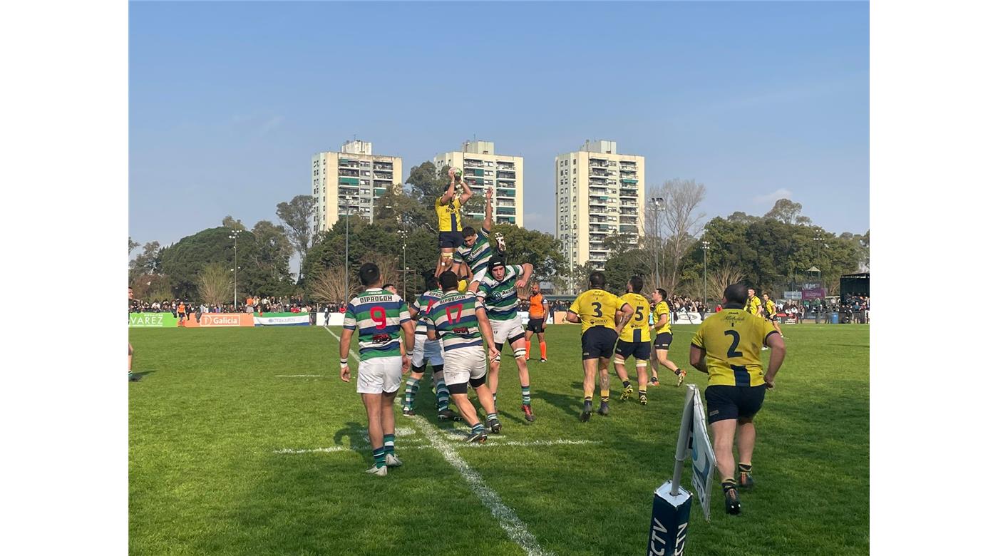 GRAN VICTORIA DEL CANARIO SOBRE EL TRICOLOR