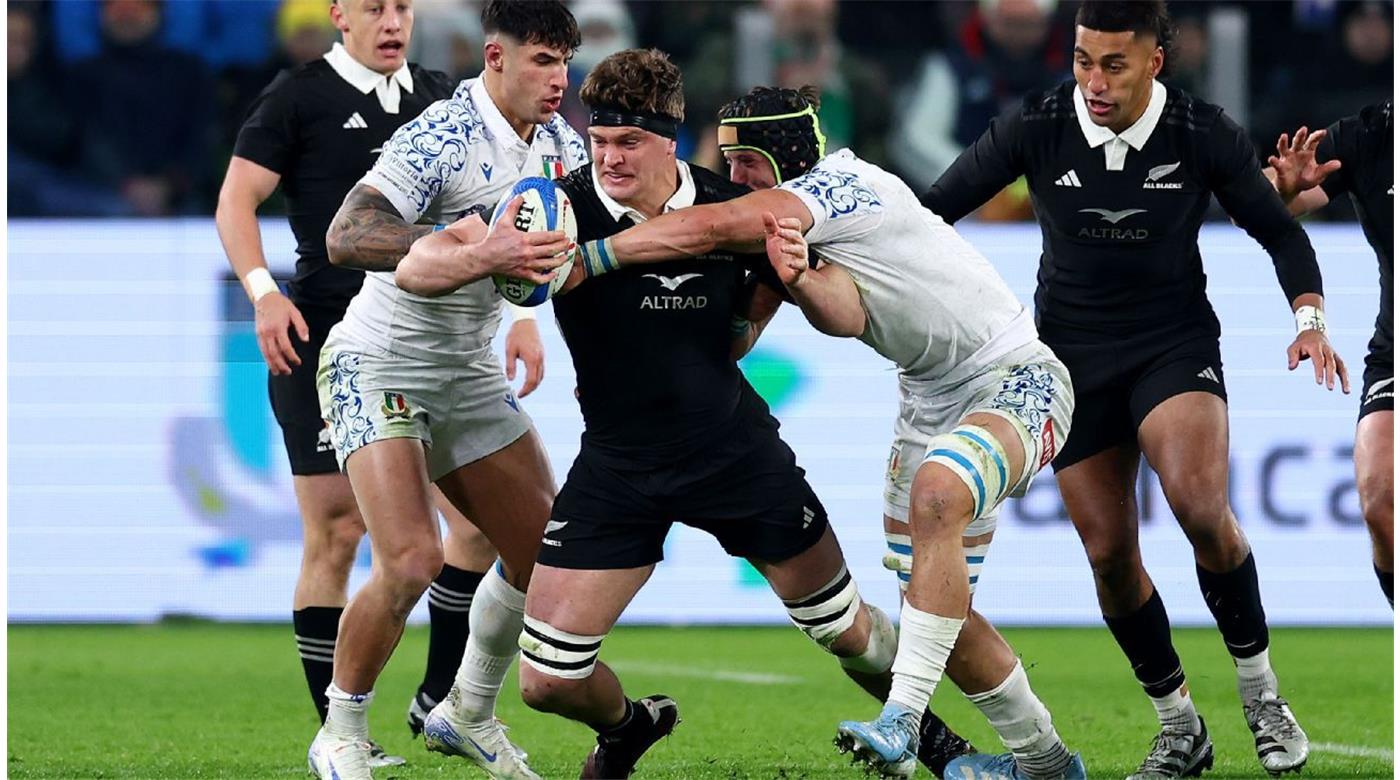 ITALIA DIO PELEA PERO NO PUDO ANTE LOS ALL BLACKS