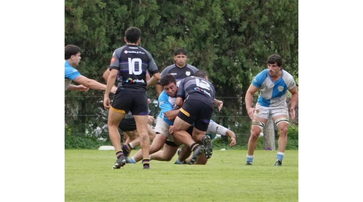 CENTRO NAVAL HIZO PATA ANCHA EN PADUA Y SE METIÓ EN EL PELOTON DE LA MITAD DE LA TABLA.