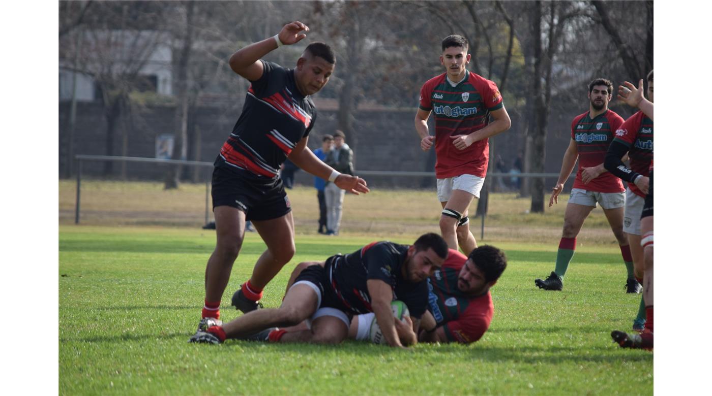 LAS IMÁGENES DEL PARTIDO ENTRE MONTE GRANDE Y EL RETIRO