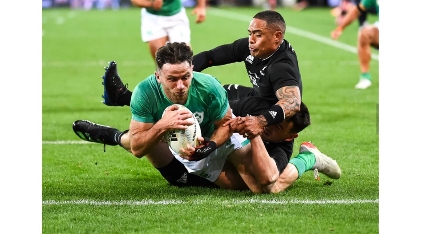 IRLANDA VOLVIO A VENCER A LOS ALL BLACKS Y SE QUEDÓ CON EL NÚMERO UNO DEL RANKING MUNDIAL.