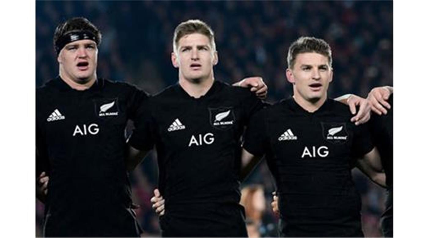 JORDIE BARRETT EXTENDIÓ SU VÍNCULO CON LOS ALL BLACKS Y HURRICANES