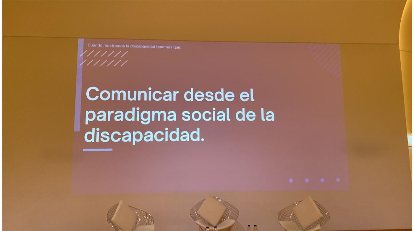 PUMPAS XV Y FUNDACIÓN MACRO ORGANIZARON UNA CHARLA DE CAPACITACIÓN EN EL USO DEL LENGUAJE APLICADO A LA DISCAPACIDAD