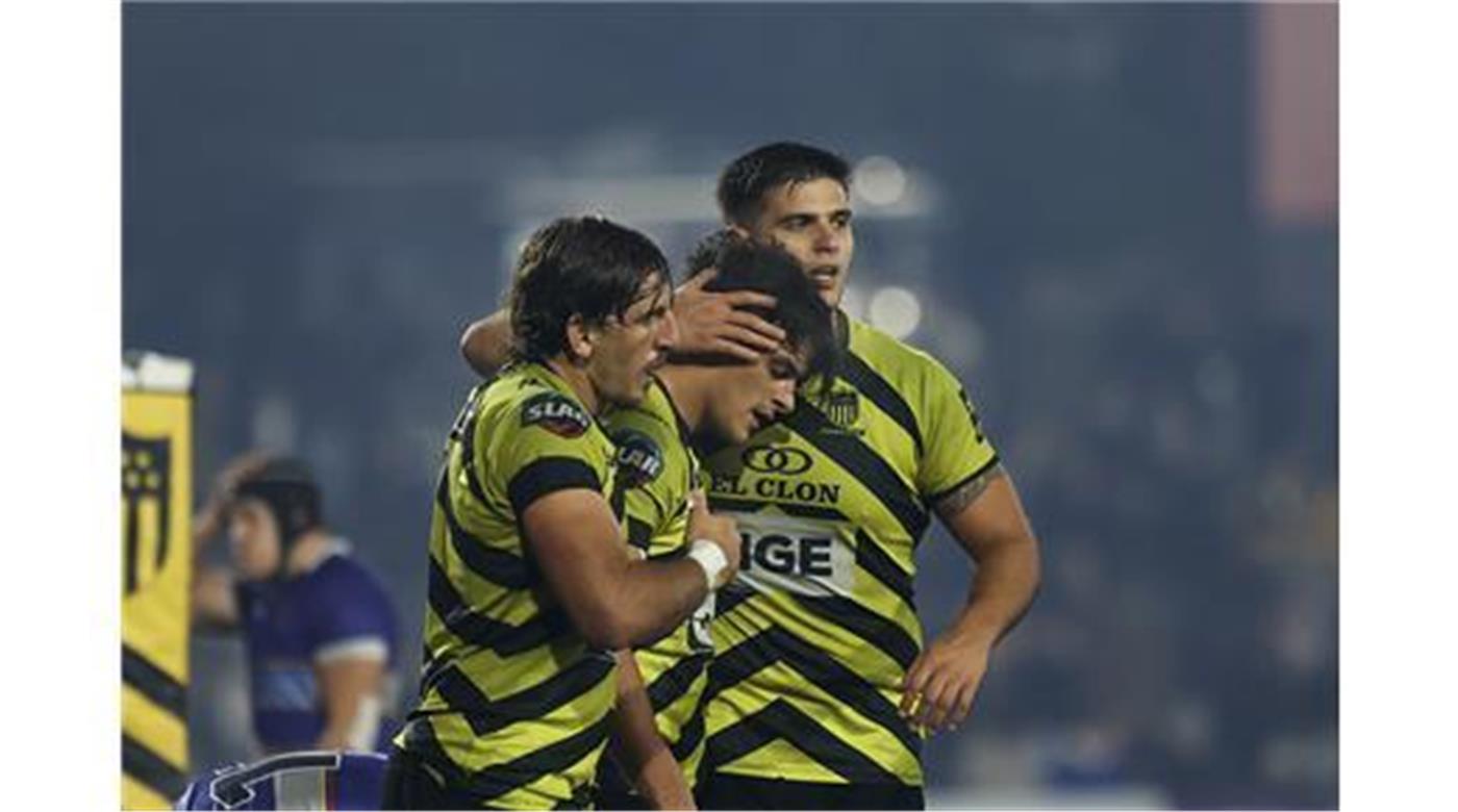 PEÑAROL QUIERE DESCORCHAR EL CHAMPAGNE CON SU GENTE 