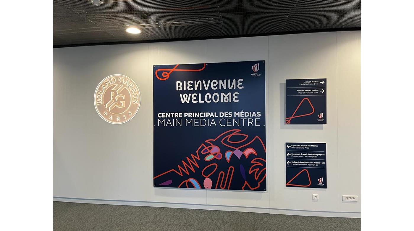 PARÍS EMPIEZA A VIVIR EL CLIMA DEL MUNDIAL Y RUGBY CHAMPAGNE YA ESTÁ ALLÍ