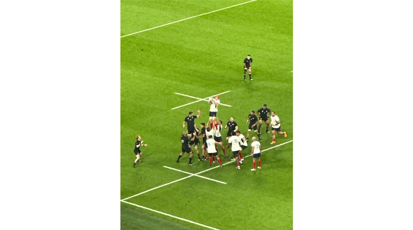 FRANCIA PUSO EL RUGBY CHAMPAGNE EN EL DEBUT MUNDIALISTA ANTE LOS ALL BLACKS 