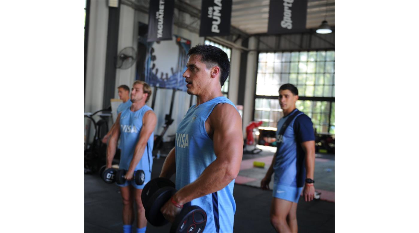 RODRIGO ISGRO VOLVIÓ A LOS ENTRENAMIENTOS CON LOS PUMAS 7S LUEGO DE SER NOMBRADO MEJOR JUGADOR DEL MUNDO