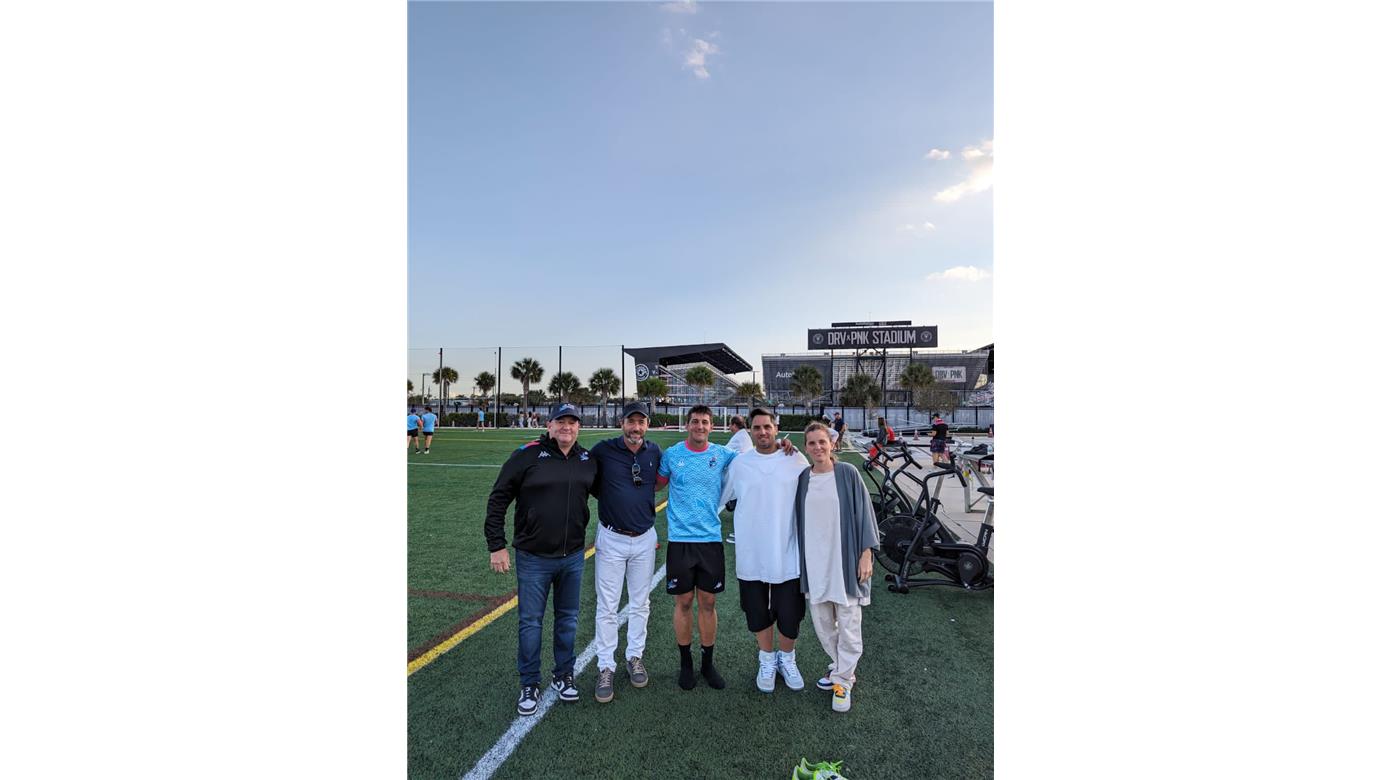 MIAMI SHARKS Y UN FALLIDO DEBUT CON DERROTA ANTE CHICAGO HOUNDS 