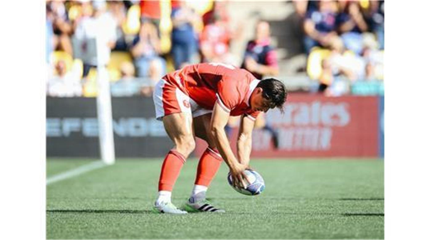 LOUIS REES-ZAMMIT ELOGIÓ LOS CONSEJOS DE PATRICK MAHOMES