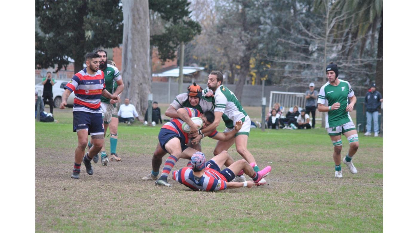 LOS PINOS GANÓ PARA NO PERDER DE VISTA LOS PRIMEROS PUESTOS