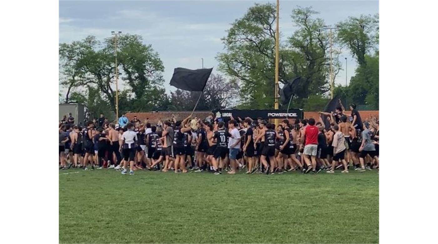 UNIVERSITARIO DE LA PLATA VENCIÓ A GEBA Y SUEÑA CON EL ASCENSO