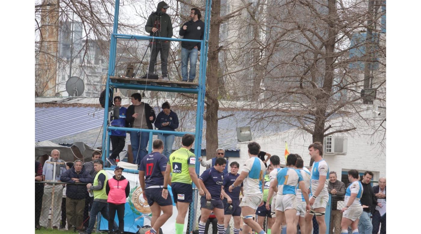 EN UN PARTIDO CLAVE SAN CARLOS LE GANÓ A CENTRO NAVAL Y LO SACÓ DEL PODIO