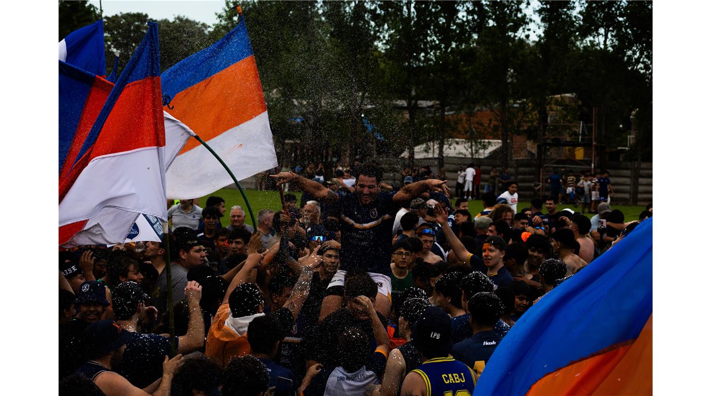 VICENTINOS VENCIÓ A LICEO MILITAR, ASCENDIÓ, Y TAMBIÉN SALIÓ CAMPEÓN.